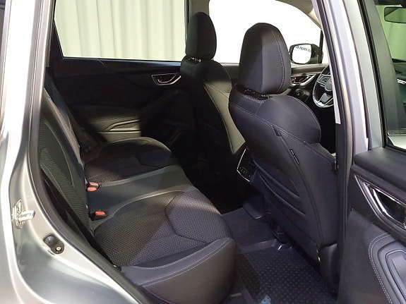 Subaru Forester 4 of 15