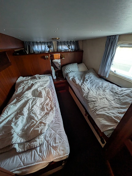 Välvårdad Storebro Royal Cruiser 355 Baltic med flybridge 9 of 22