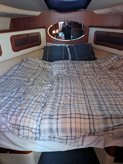 Välvårdad Storebro Royal Cruiser 355 Baltic med flybridge 12 of 22