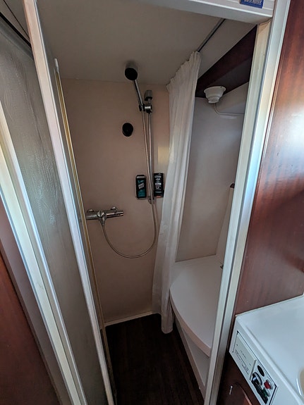 Välvårdad Storebro Royal Cruiser 355 Baltic med flybridge 10 of 22