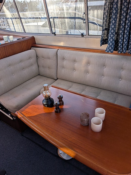 Välvårdad Storebro Royal Cruiser 355 Baltic med flybridge 16 of 22