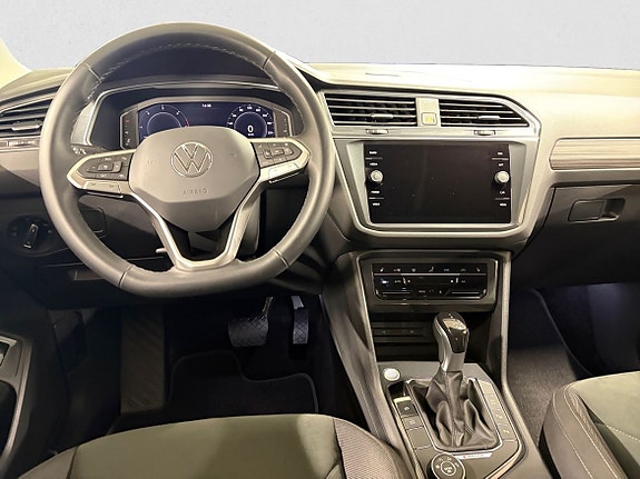 Volkswagen Tiguan Allspace 9 of 13