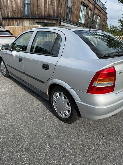 Opel Astra 4 of 8