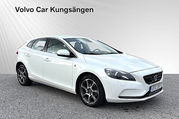 Volvo V40 7 of 27