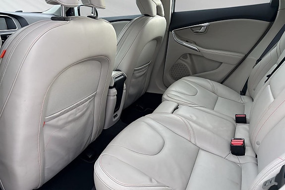 Volvo V40 9 of 27