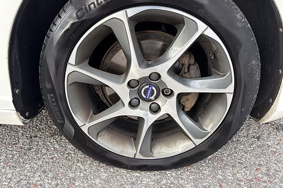 Volvo V40 18 of 27