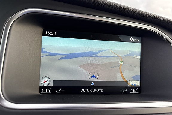 Volvo V40 21 of 27