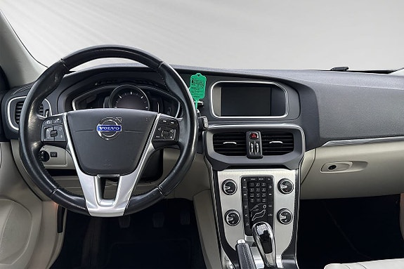 Volvo V40 10 of 27