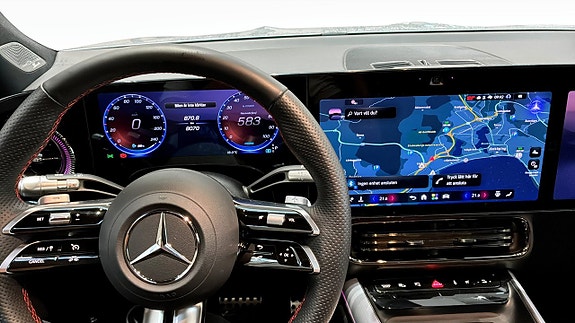 Mercedes-Benz GLB250+ 16 of 26
