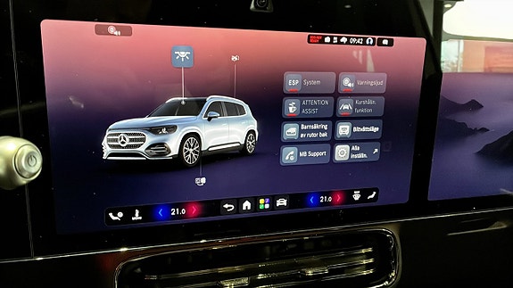 Mercedes-Benz GLB250+ 19 of 26