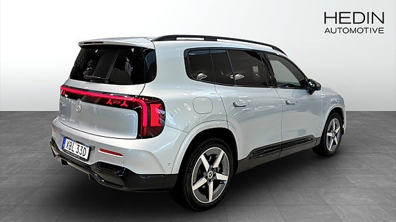 Mercedes-Benz GLB250+ 4 of 26