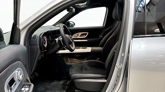 Mercedes-Benz GLB250+ 14 of 26