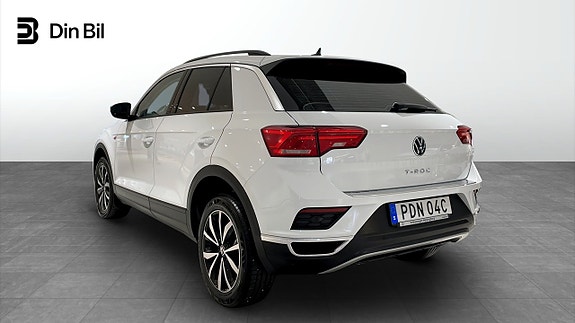 Volkswagen T-Roc 2 of 12