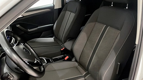 Volkswagen T-Roc 7 of 12