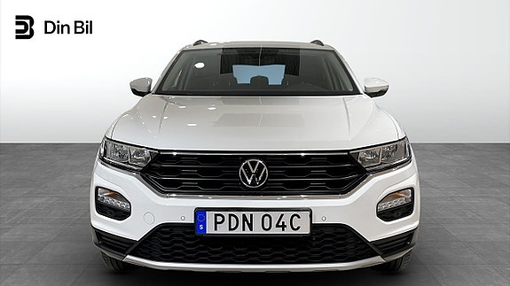 Volkswagen T-Roc 3 of 12