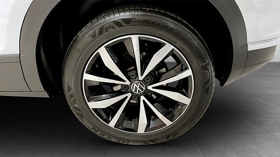 Volkswagen T-Roc 5 of 12