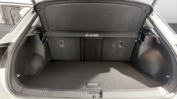 Volkswagen T-Roc 11 of 12