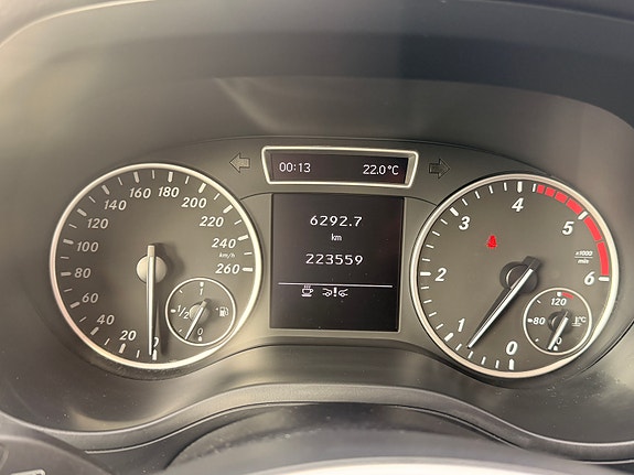 Mercedes-Benz B180 10 of 11