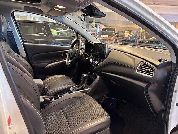 Suzuki S-Cross 10 of 17