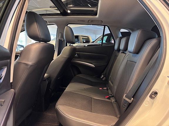 Suzuki S-Cross 8 of 17