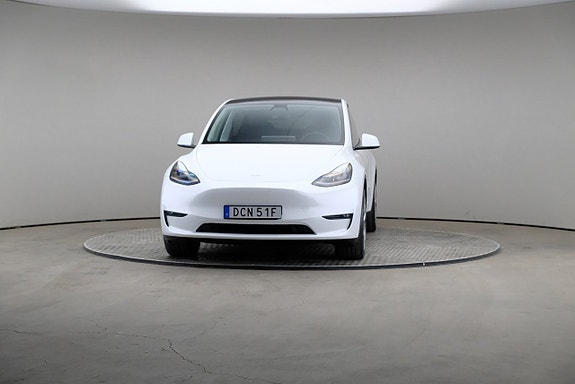 Tesla Model Y 3 of 26