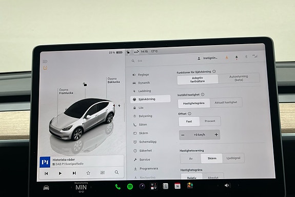 Tesla Model Y 24 of 26