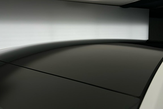 Tesla Model Y 18 of 26