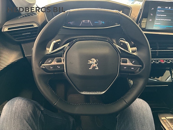 Peugeot 208 11 of 17