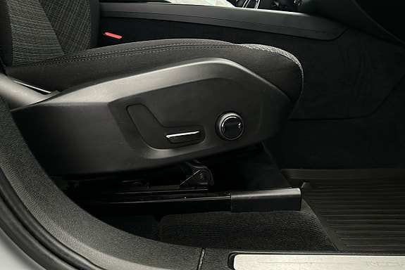 Volvo XC60 19 of 29