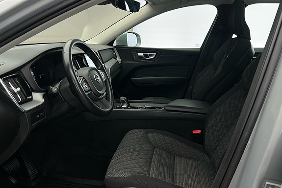 Volvo XC60 10 of 29