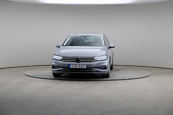 Volkswagen Passat 3 of 25