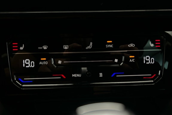 Volkswagen Passat 17 of 25