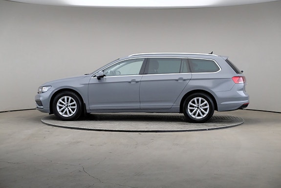 Volkswagen Passat 4 of 25