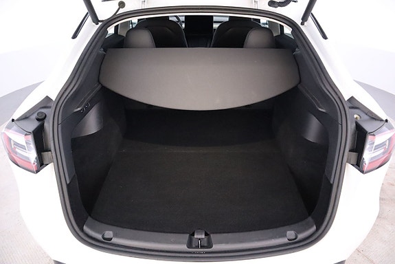 Tesla Model Y 19 of 20