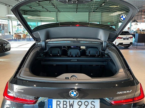 BMW 320d 18 of 19