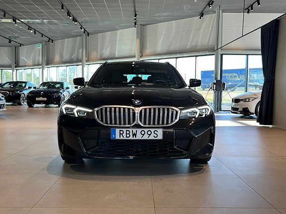 BMW 320d 2 of 19