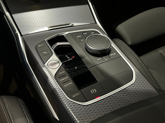 BMW 320d 12 of 19