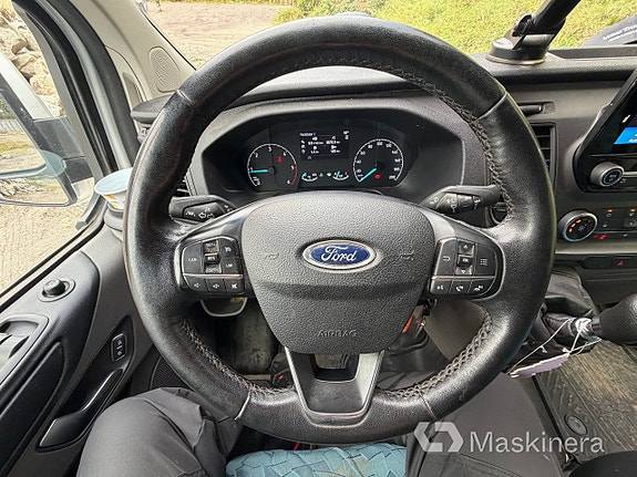Ford Transit Custom 9 of 12
