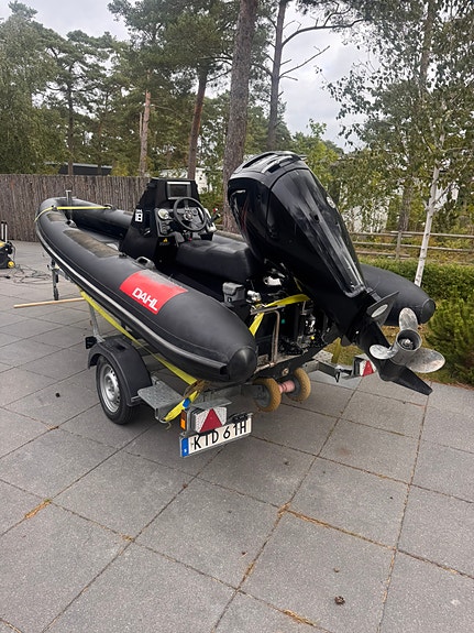 Dahl 18 med Mercury 100 hk och trailer 2 of 7