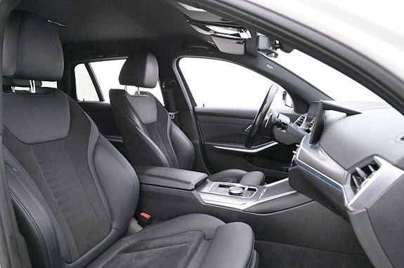 BMW 330e 12 of 27