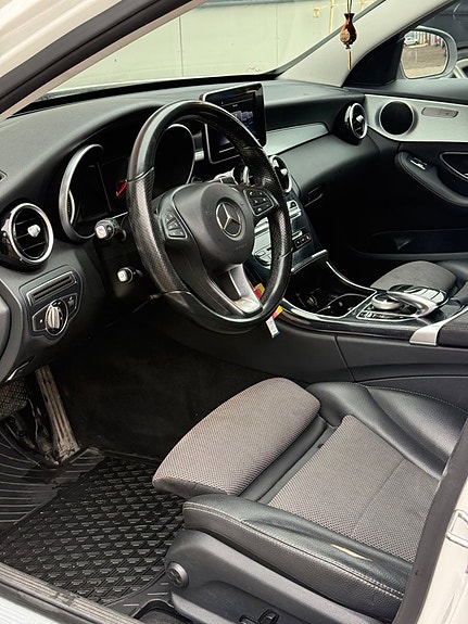 Mercedes-Benz C220 d 11 of 16