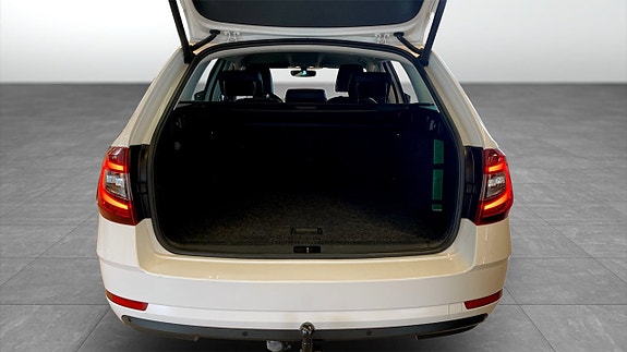 Skoda Octavia 12 of 17