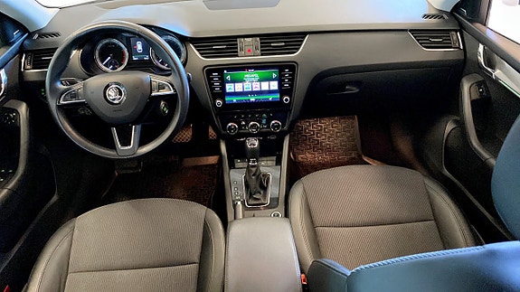 Skoda Octavia 10 of 17