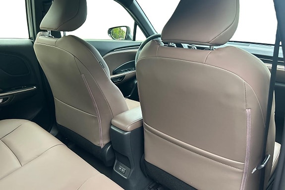 Lexus LBX 11 of 20
