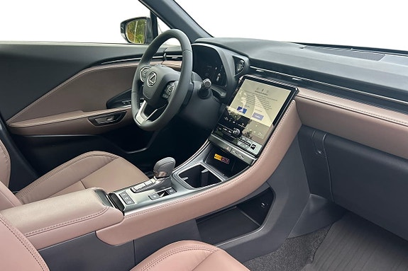 Lexus LBX 10 of 20