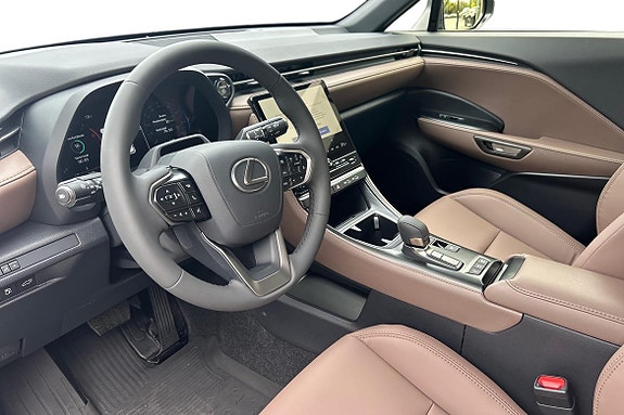 Lexus LBX 7 of 20