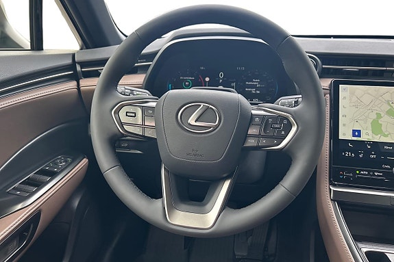 Lexus LBX 8 of 20