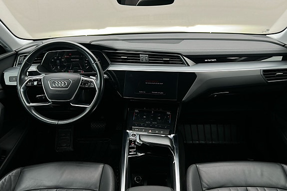 Audi e-tron 3 of 3