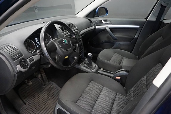 Skoda Octavia 1,6 TDI - 2011 8 of 11