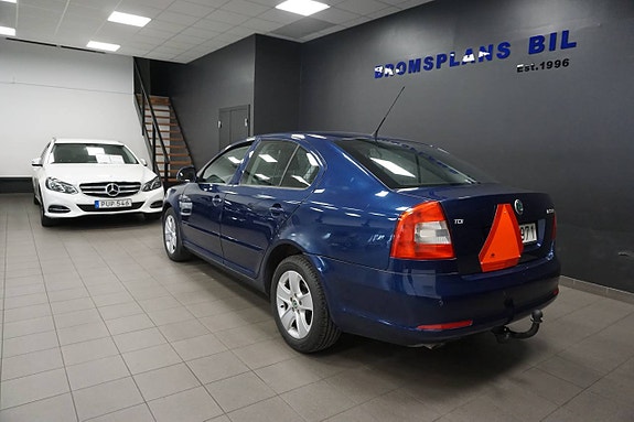 Skoda Octavia 1,6 TDI - 2011 5 of 11